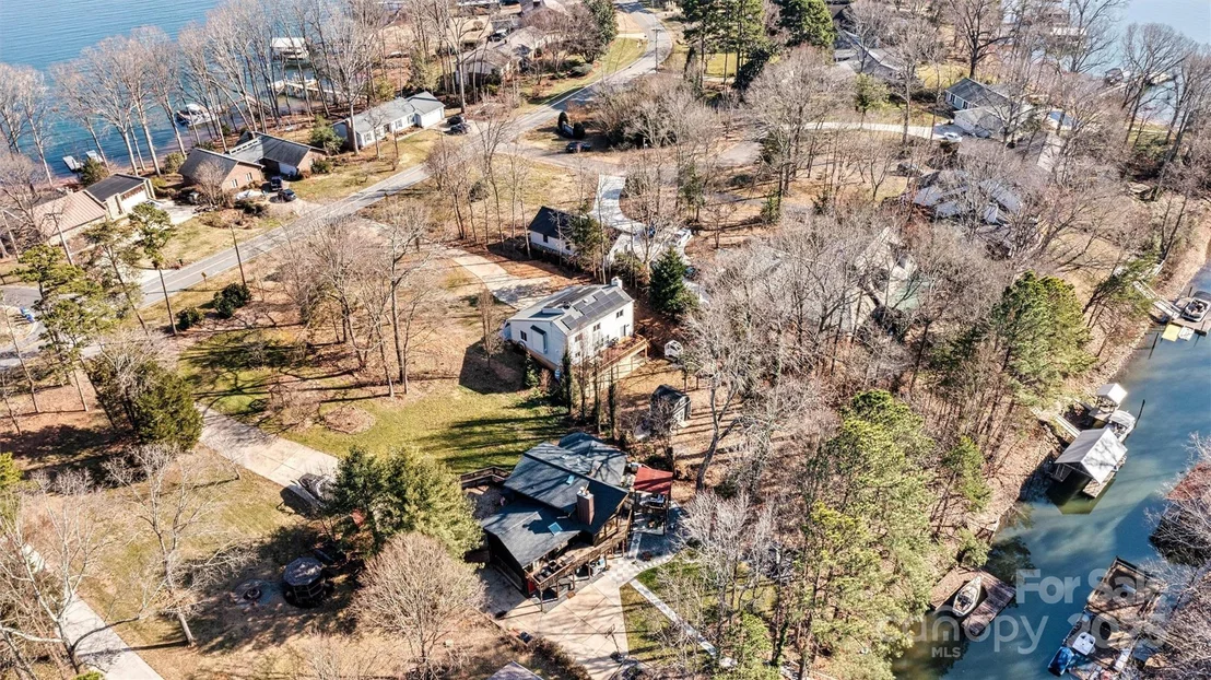 Photo of 3995 Burton Lane
