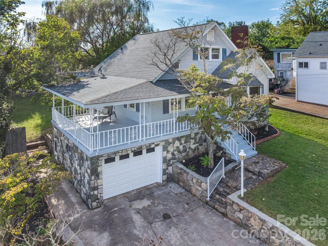 Photo of 135 Patton Avenue