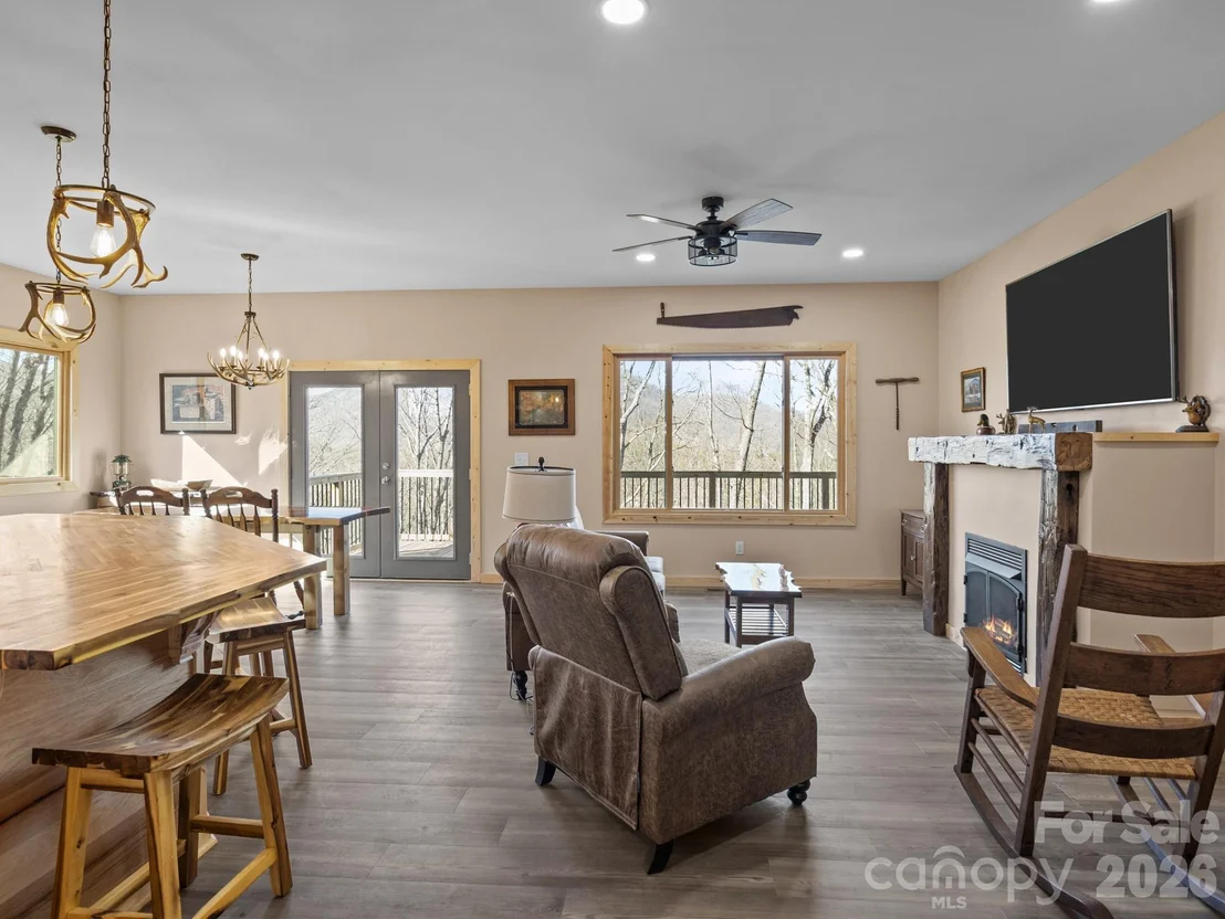 Photo of 225 Aurora Lane