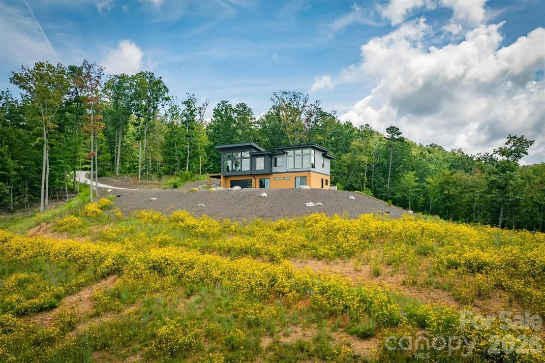 Photo of 463 Summit Trail