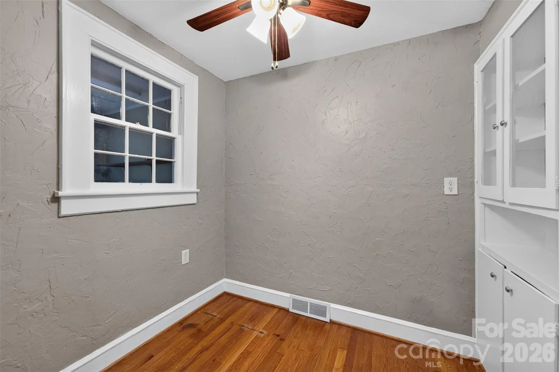 Photo of 1829 3rd Street NE
