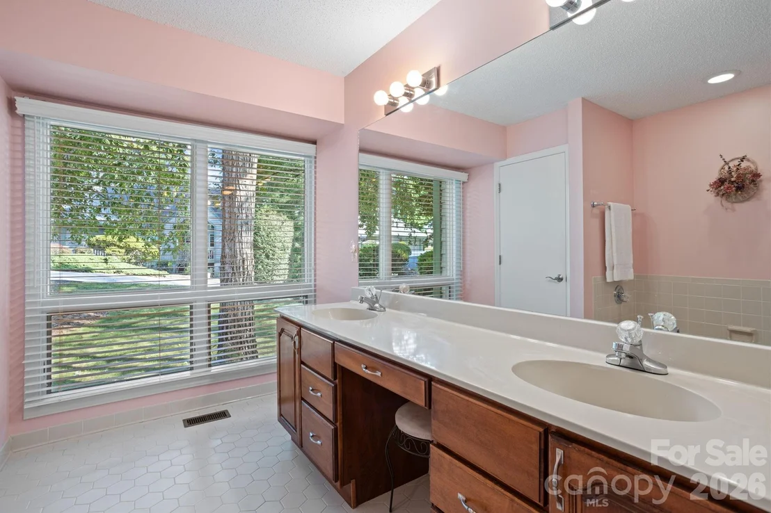 Photo of 128 Forest View Drive