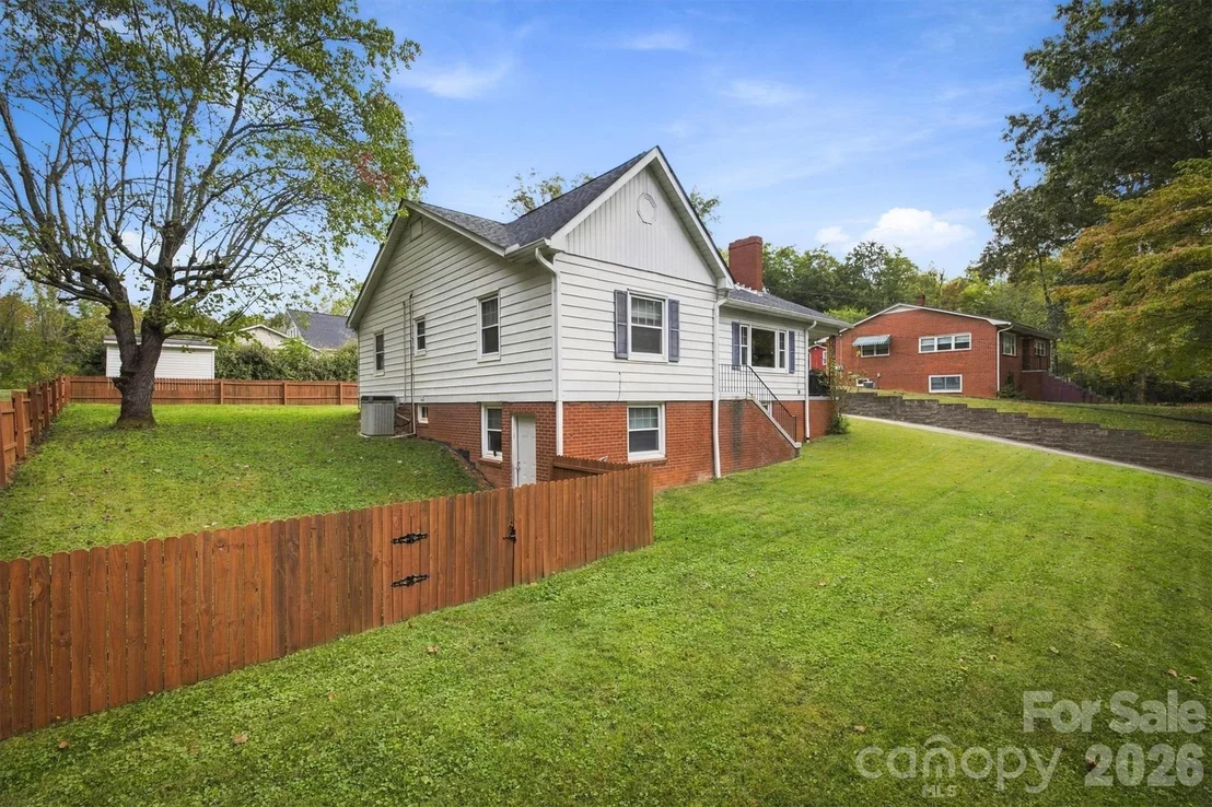 Photo of 214 Morehead Street