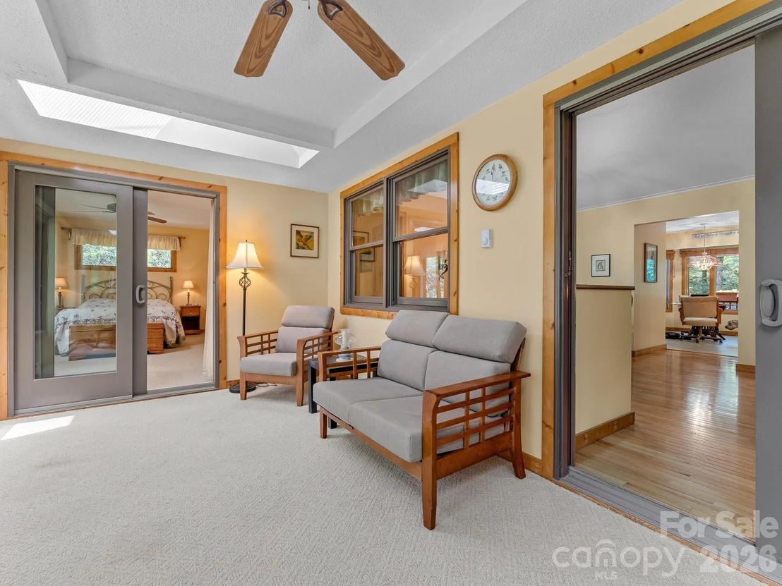 Photo of 620 Thunder Road