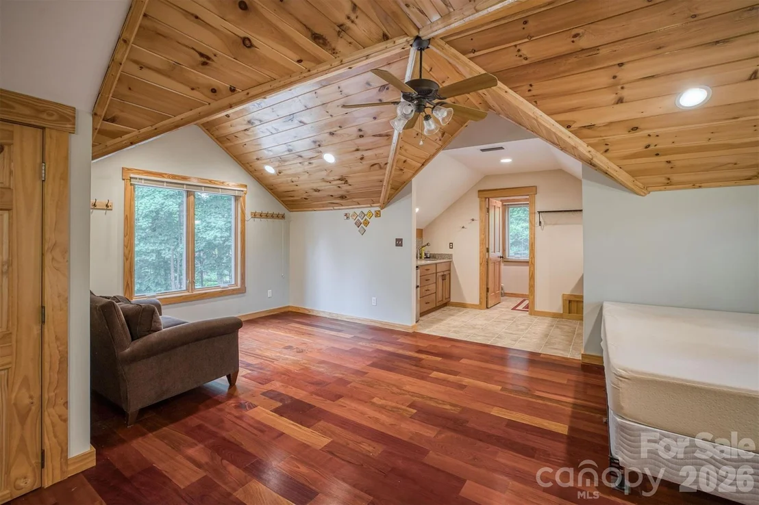 Photo of 5162 Beech Bluff Drive