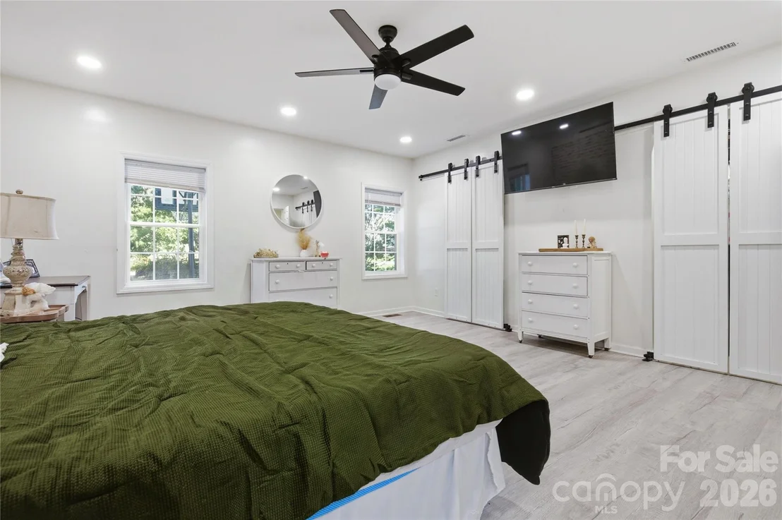 Photo of 169 Greenbriar Drive