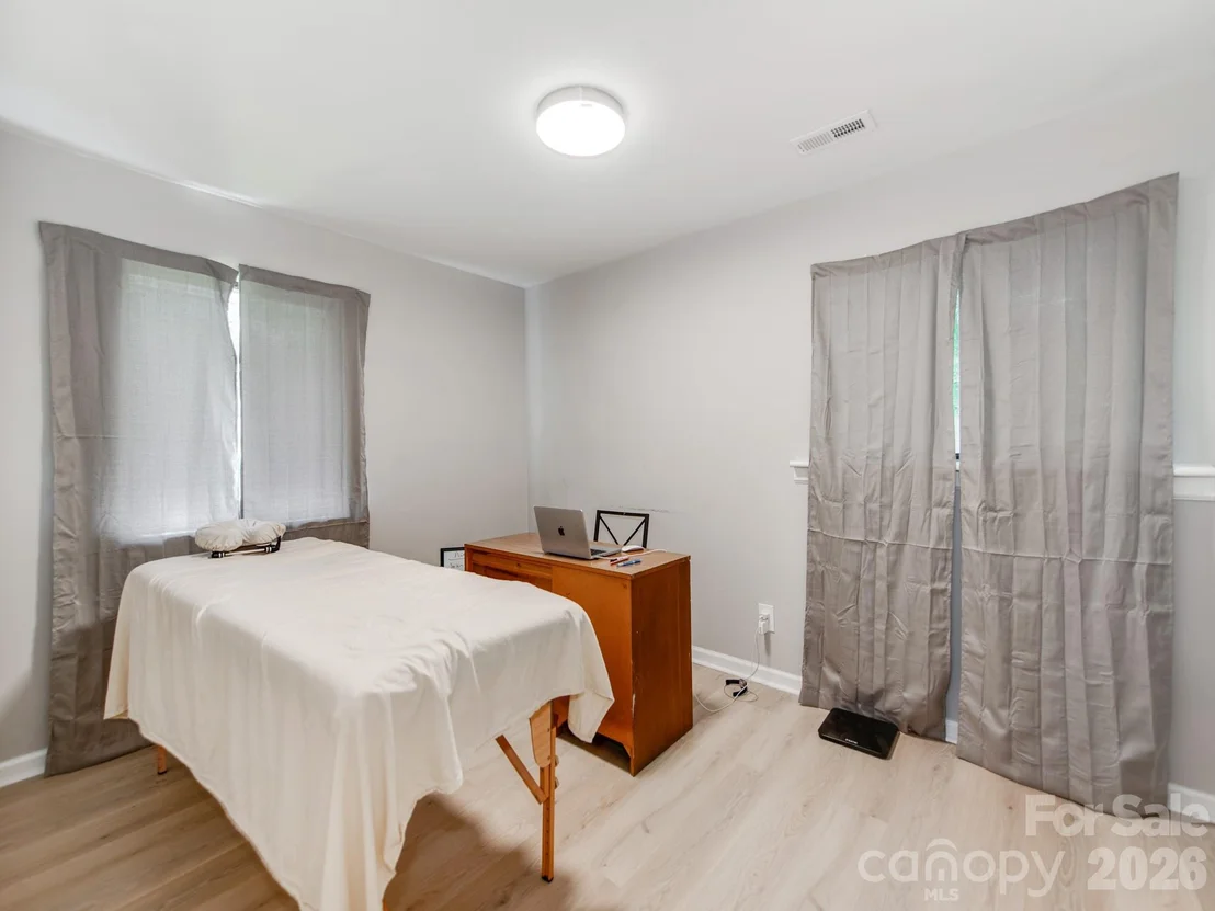 Photo of 4925 Springview Road
