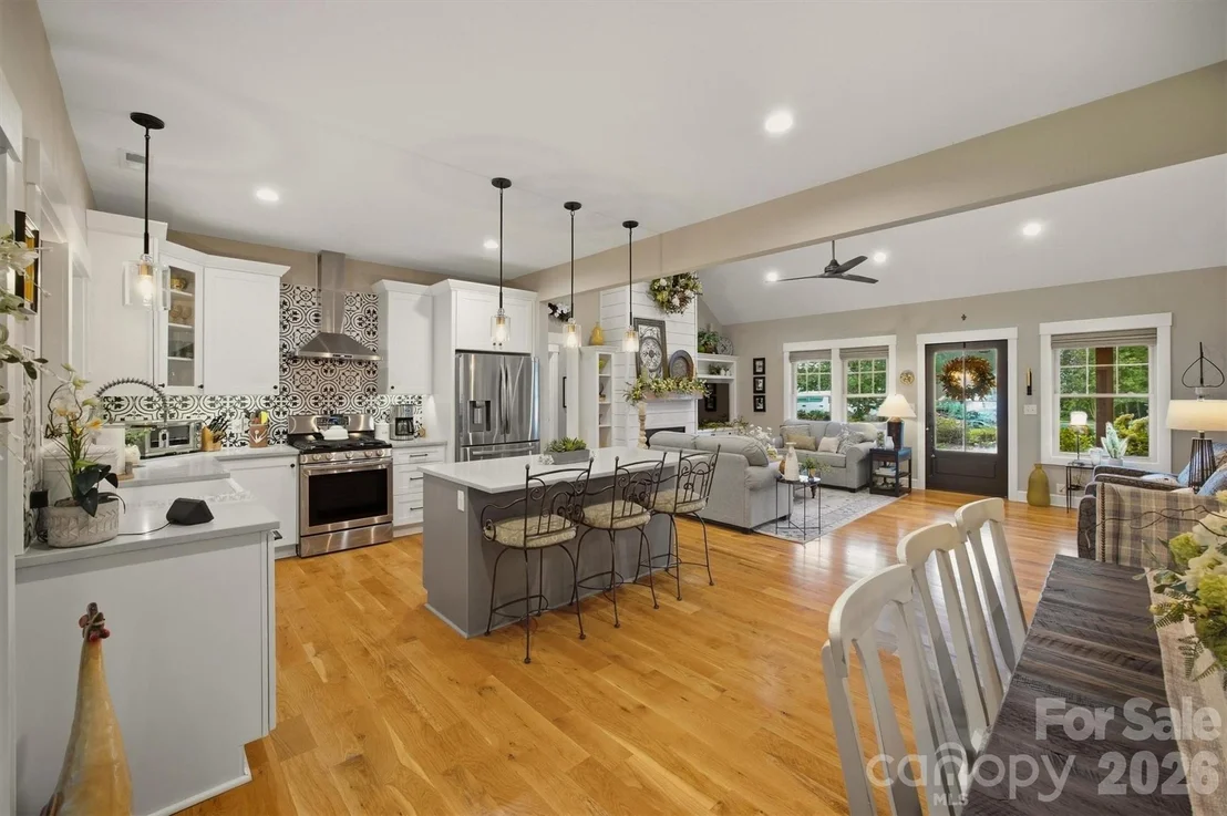 Photo of 124 Beechmont Drive