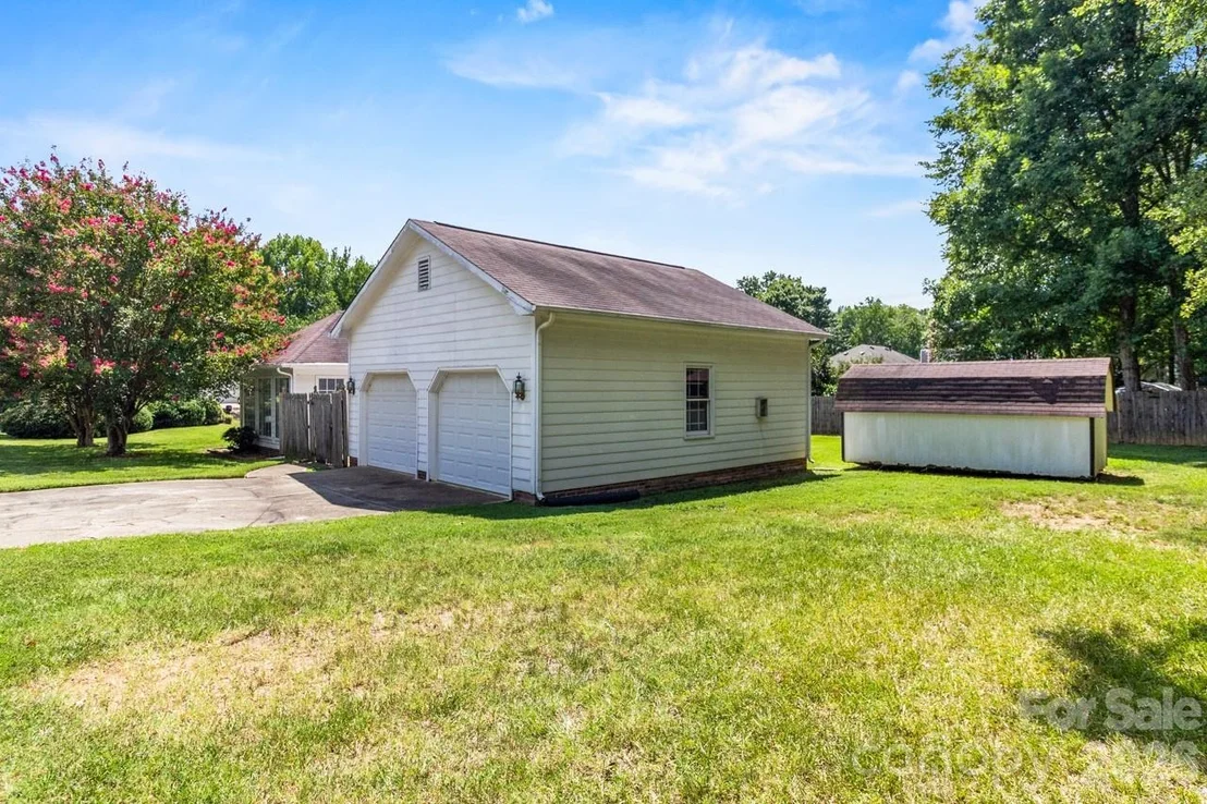 Photo of 739 Oakbluff Circle