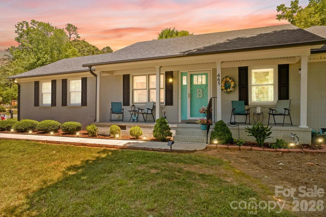 Photo of 465 Bonanza Drive