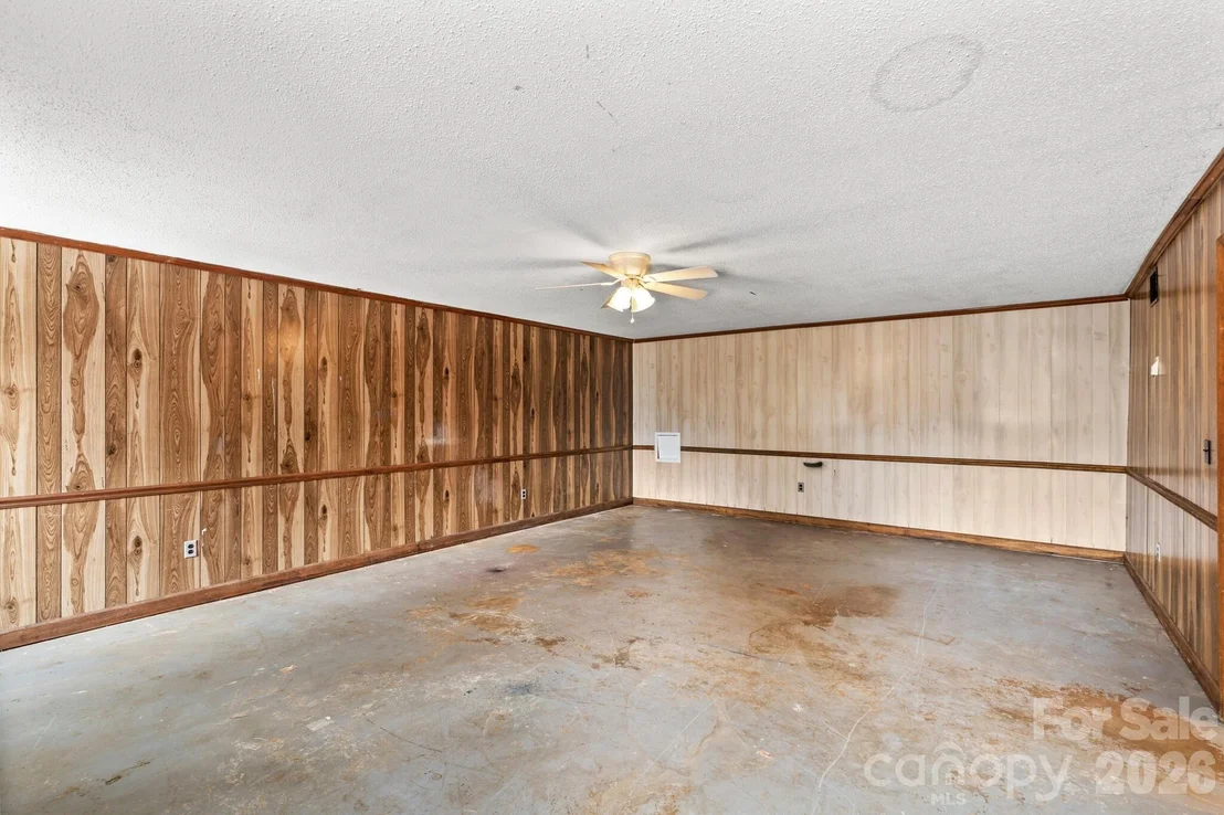 Photo of 535 Log Barn Road
