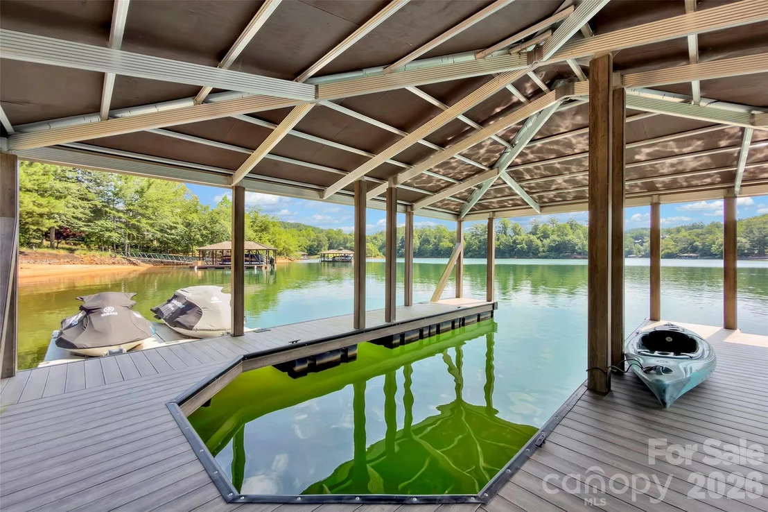 Photo of 246 Long Ridge Road