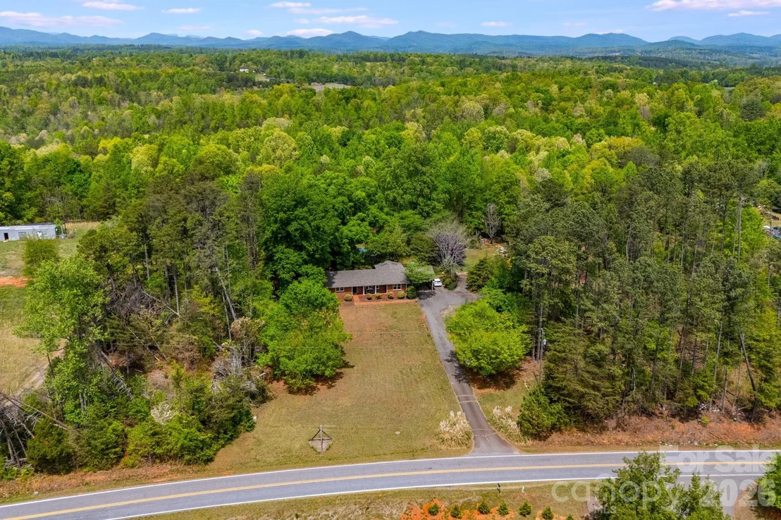 Photo of 1737 Whitesides Road