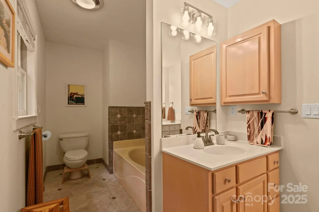 Photo of 127 Boulder Lane