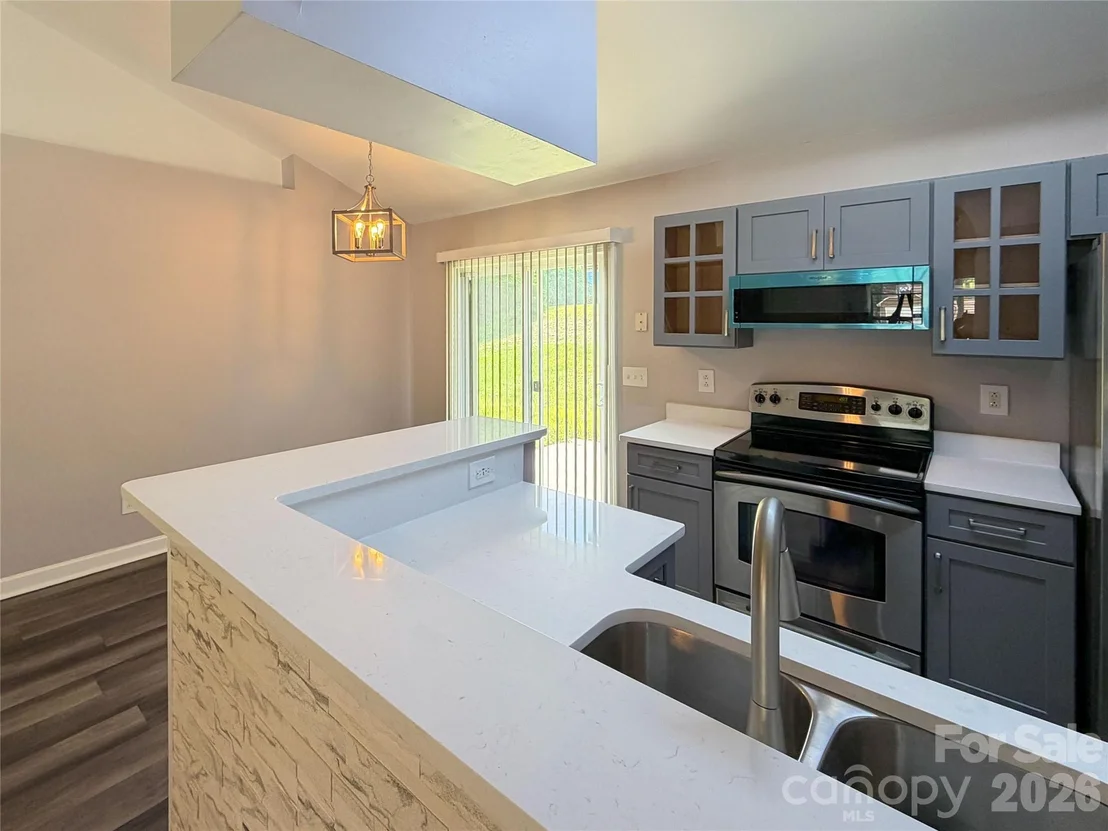 Photo of 1110 Helms Road