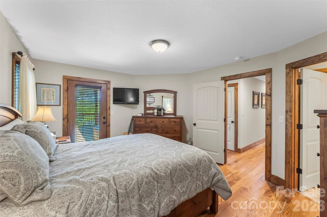 Photo of 590 Larkhaven Drive
