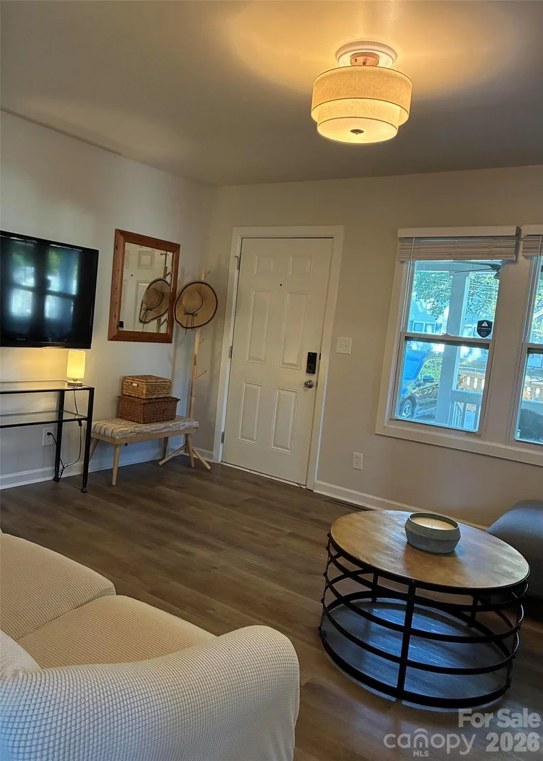 Photo of 2906 Rush Avenue