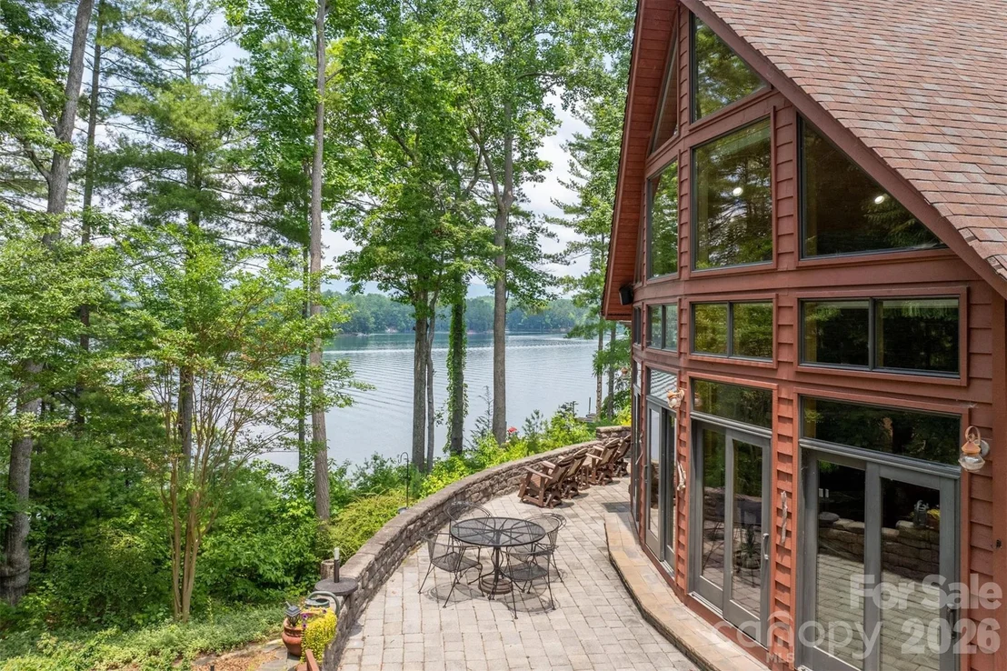 Photo of 5162 Beech Bluff Drive