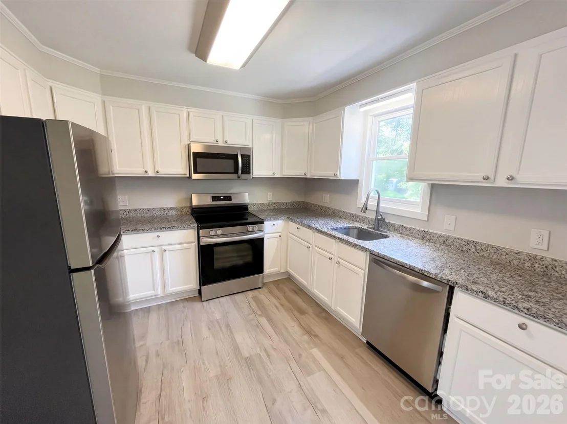 Photo of 905 3rd Street
