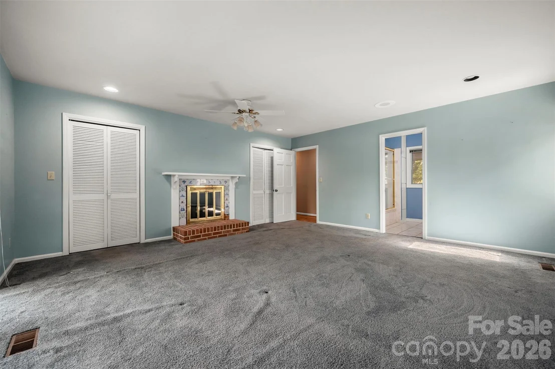 Photo of 176 Fox Run Lane