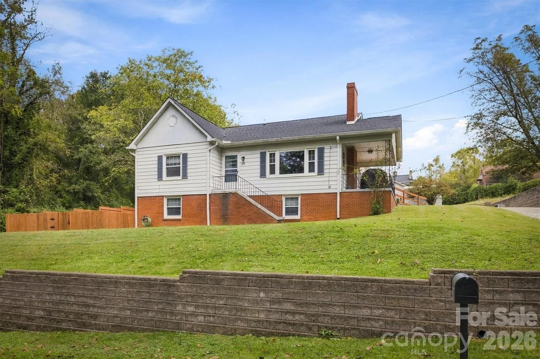 Photo of 214 Morehead Street