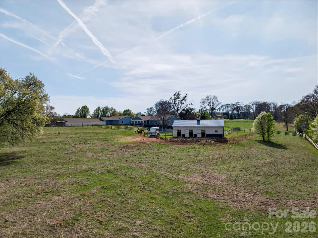 Photo of 341 Ridings Road