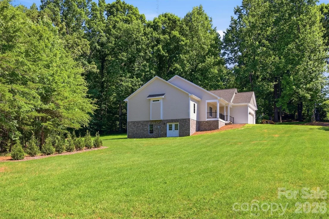 Photo of 107 Meadow View Street