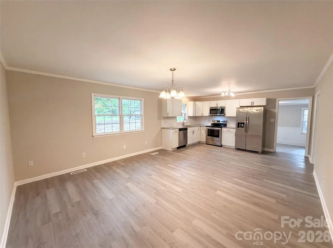 Photo of 141 Greenbriar Drive