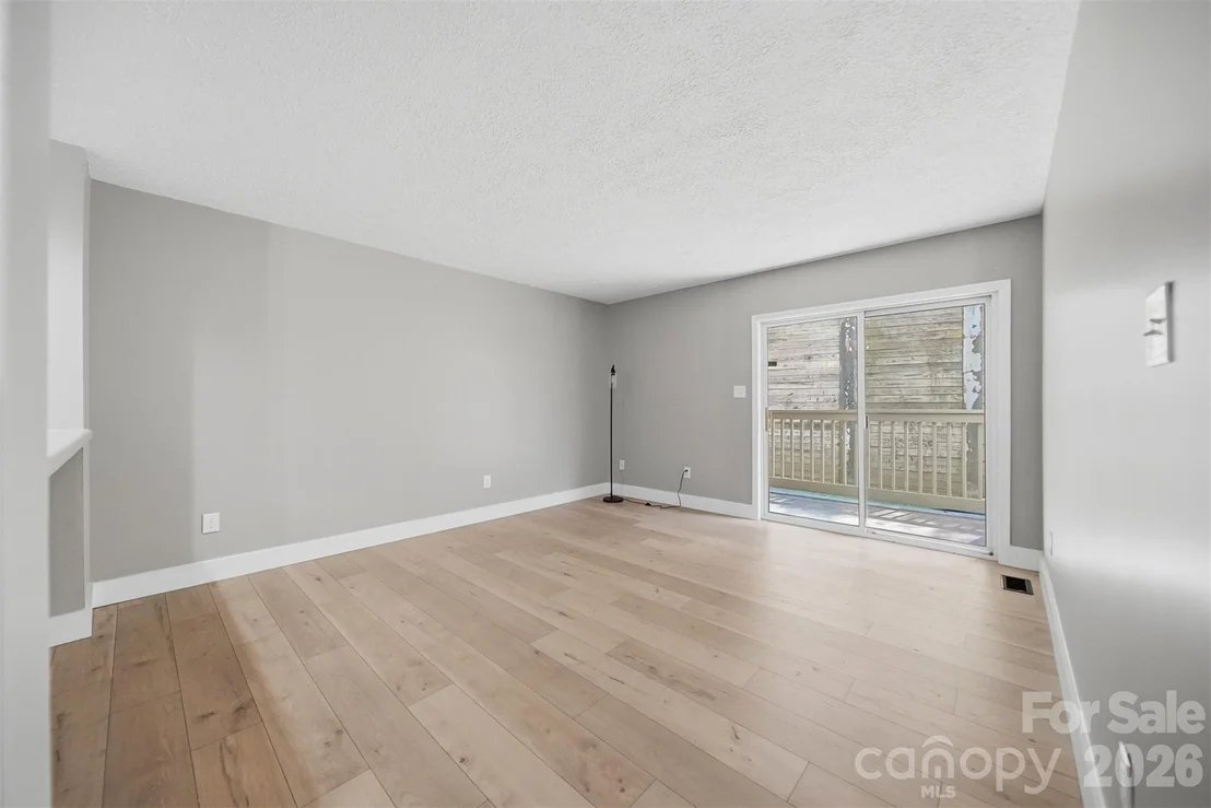 Photo of 800 Meadowview Drive