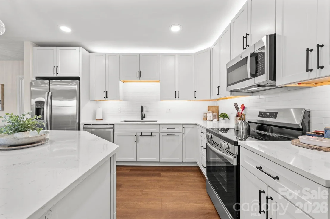 Photo of 784 Alpine Drive