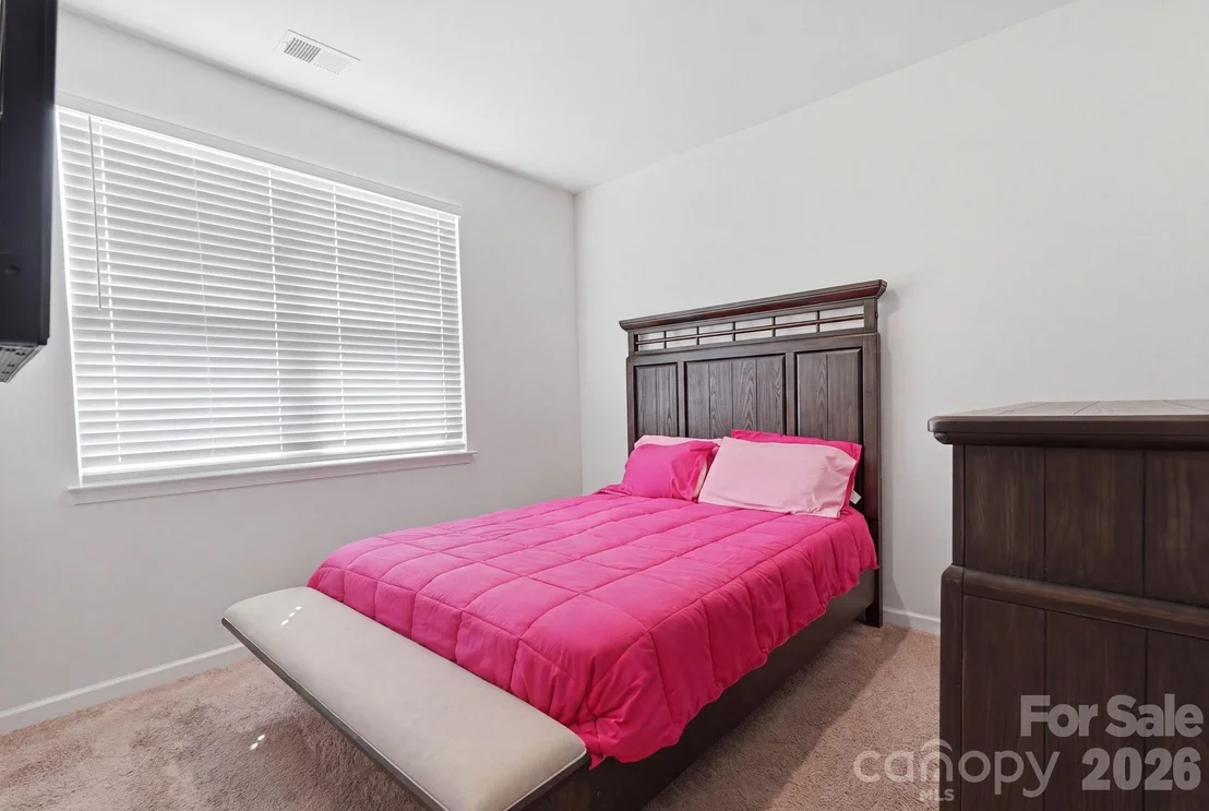Photo of 1404 Greenock Lane