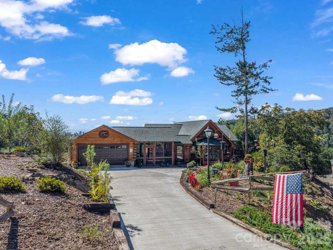 Photo of 762 Valley View Drive