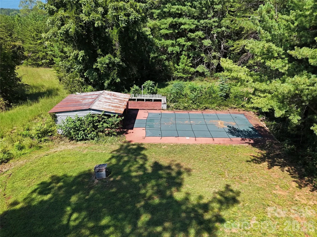Photo of 2125 Whiteside Road