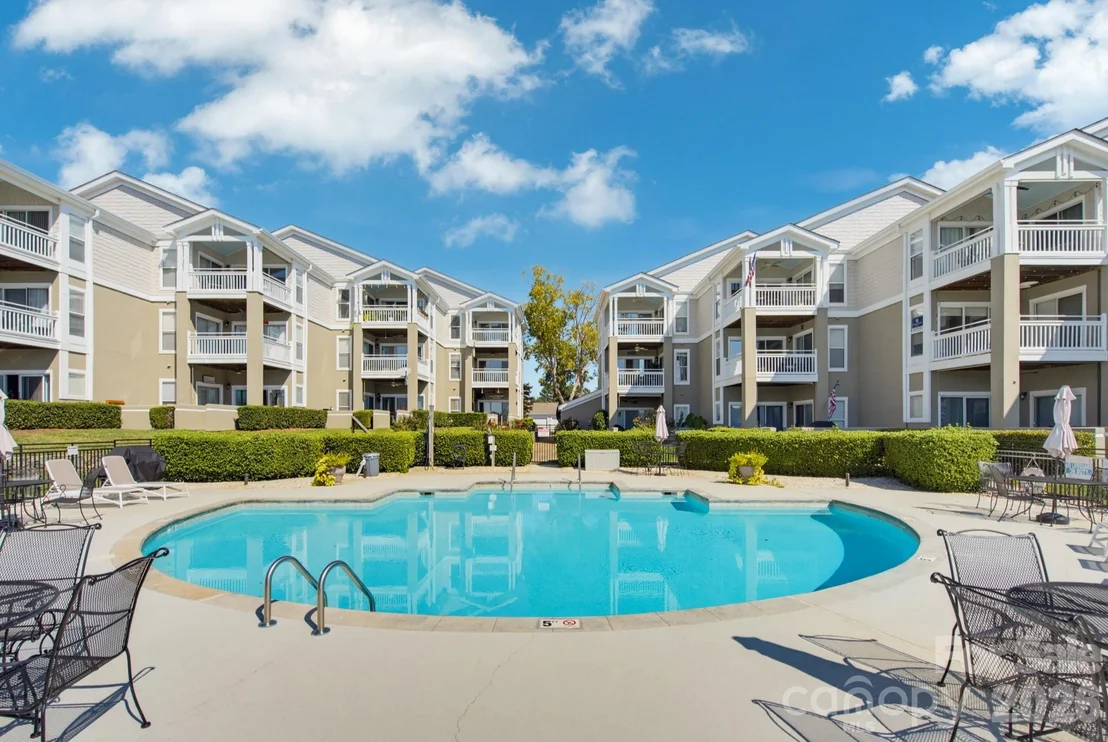 Photo of 1338 Torrence Circle