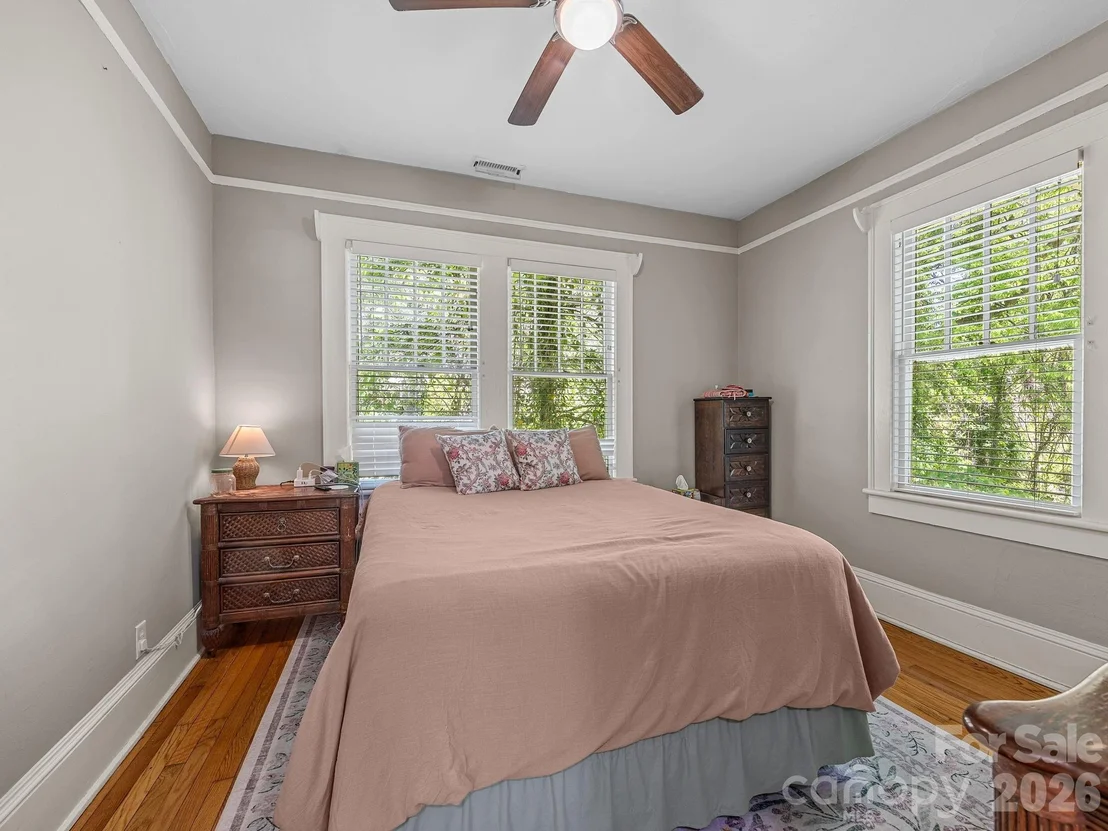 Photo of 110 Grady Avenue