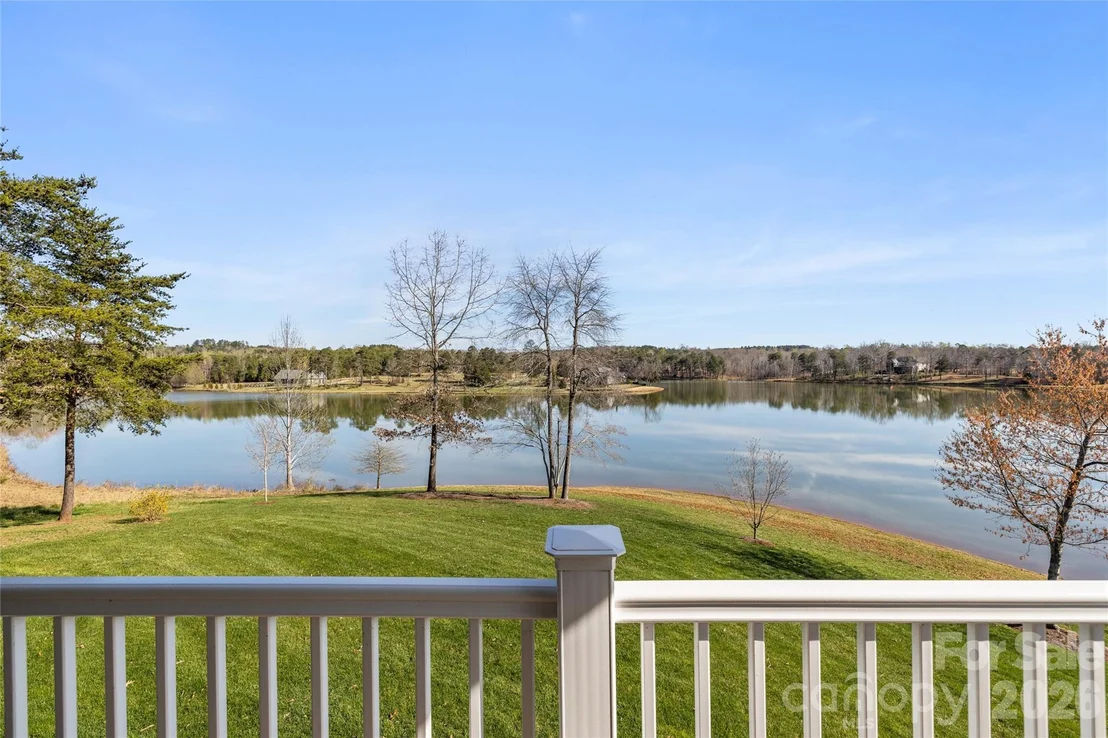 Photo of 490 Mapleton Lane