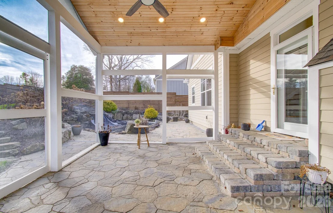 Photo of 129 White Oak Road Extension
