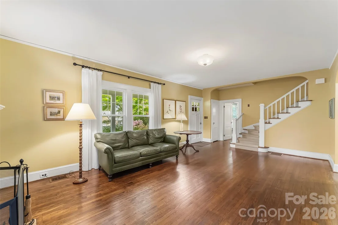 Photo of 115 Riverside Court