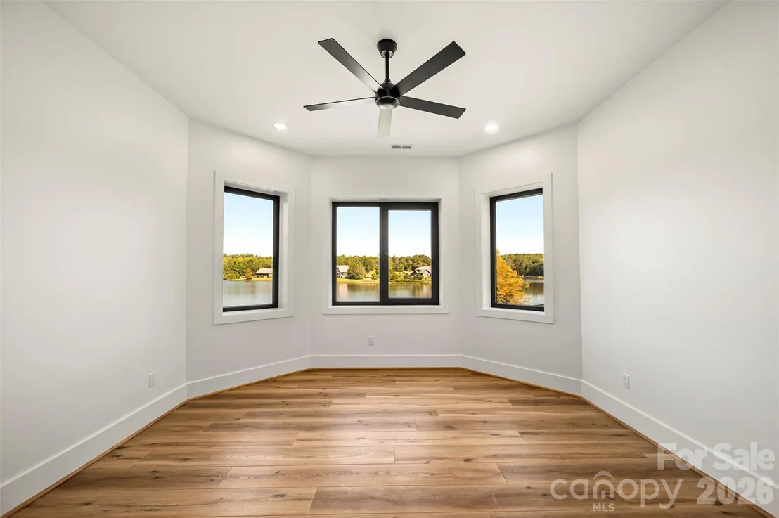 Photo of 438 Mapleton Lane