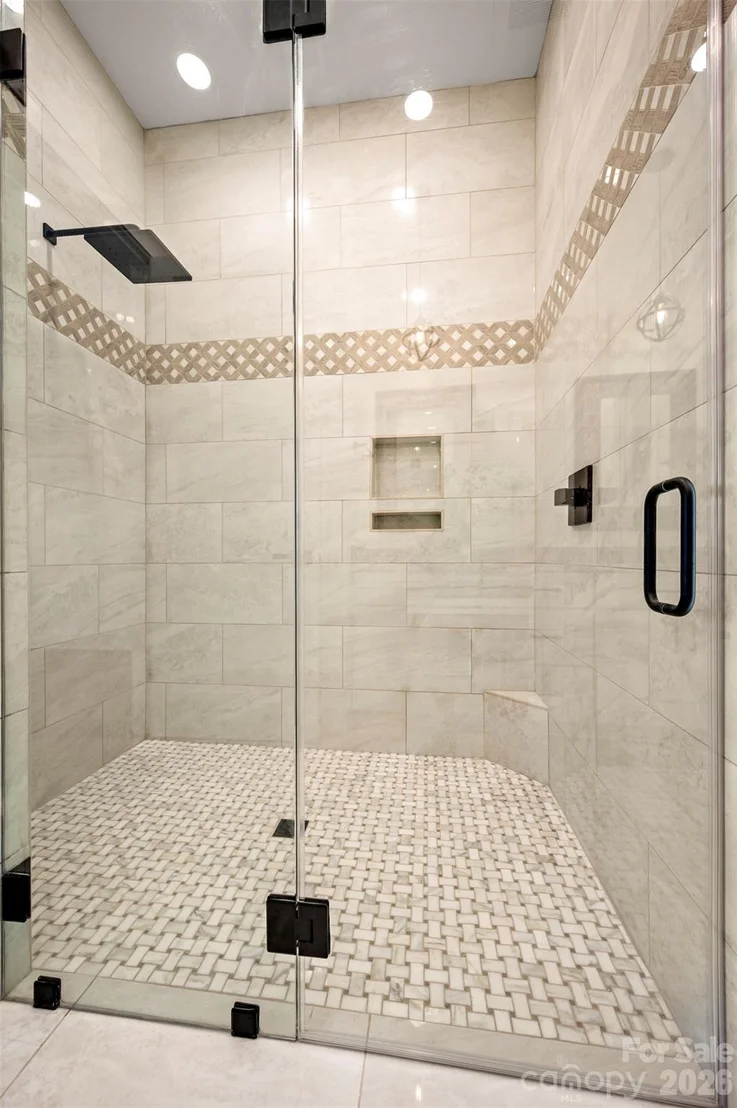 Photo of 438 Mapleton Lane