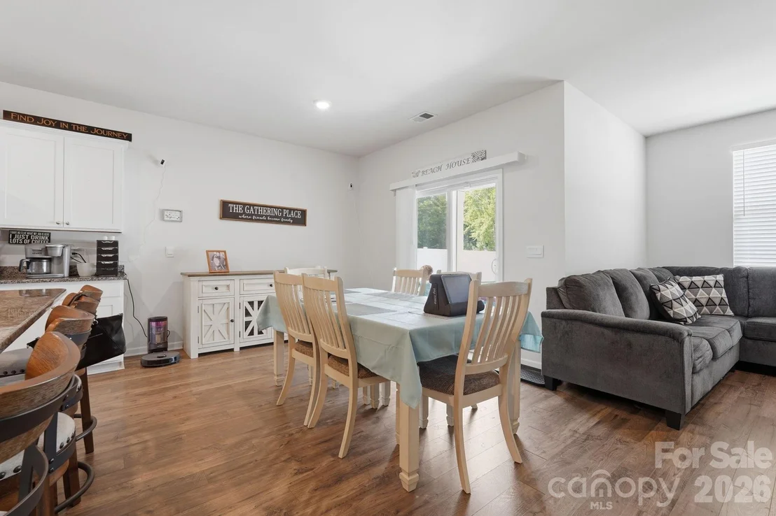 Photo of 1404 Greenock Lane