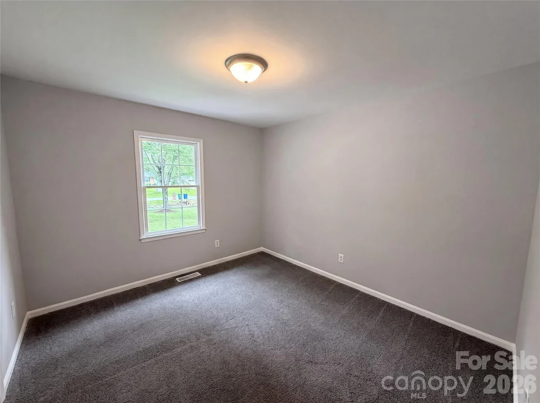 Photo of 141 Greenbriar Drive