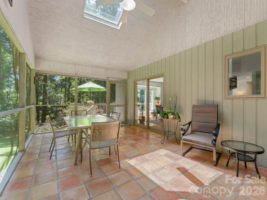 Photo of 5 Jackson Grove S