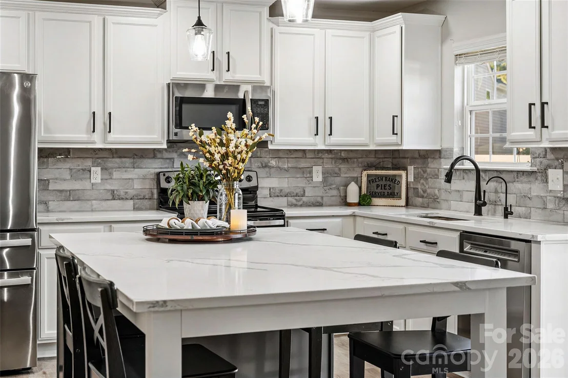 Photo of 407 Lind Point Lane