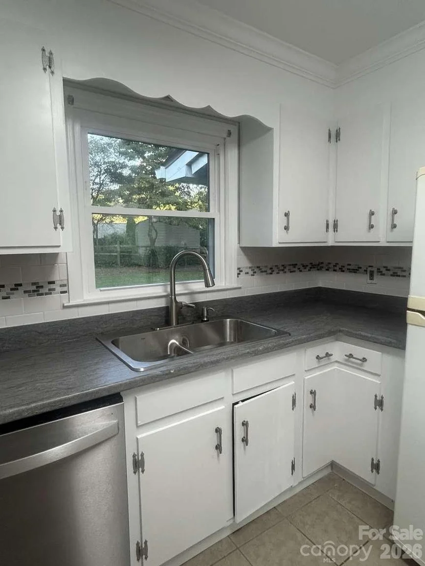 Photo of 1225 Pinebrook Circle
