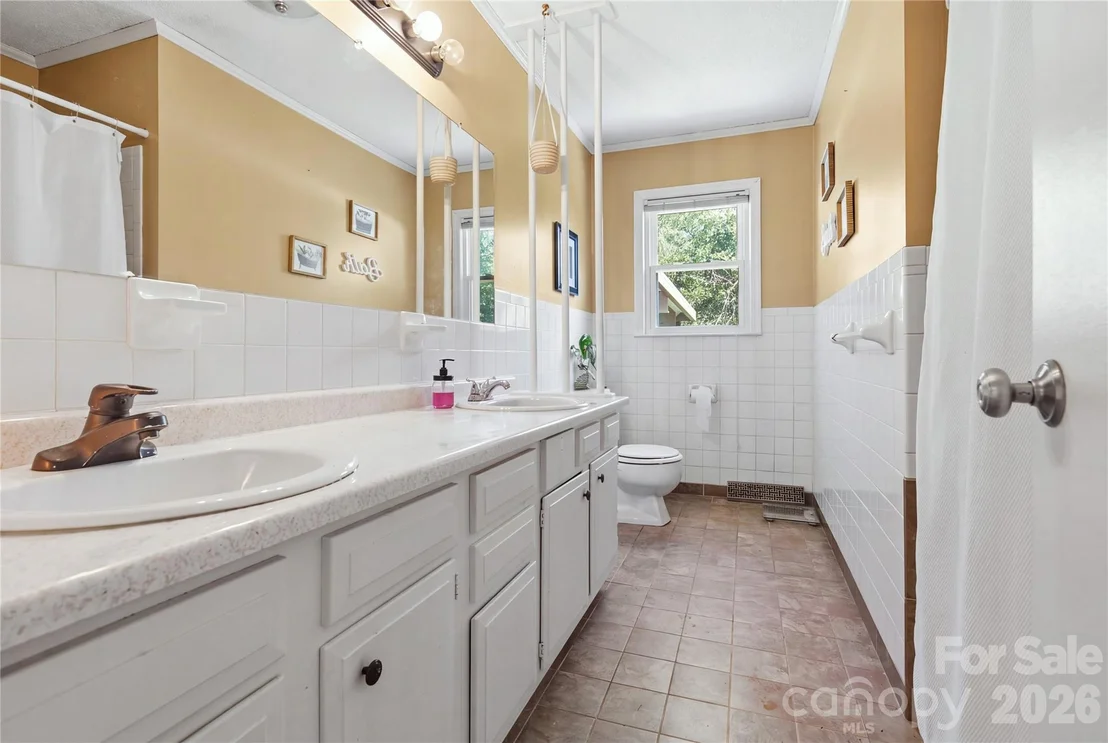 Photo of 169 Greenbriar Drive