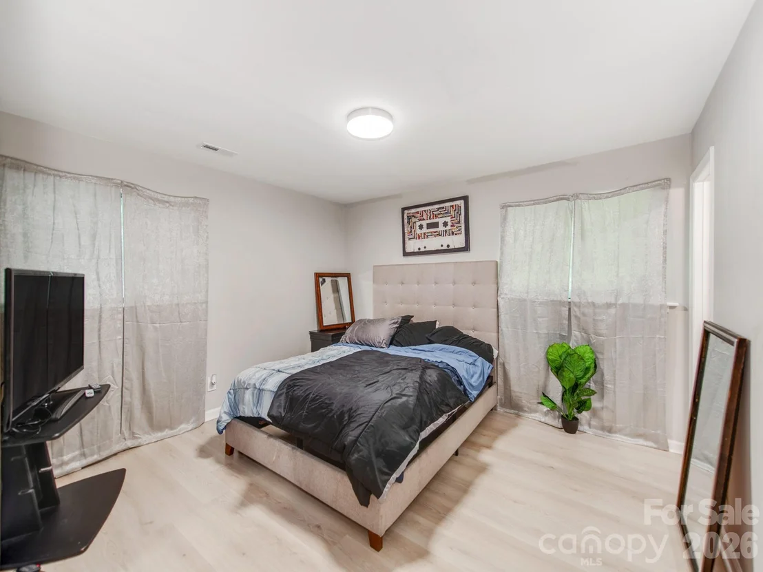 Photo of 4925 Springview Road
