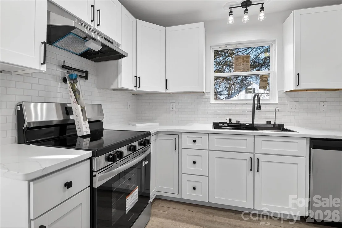 Photo of 817 Mable Avenue