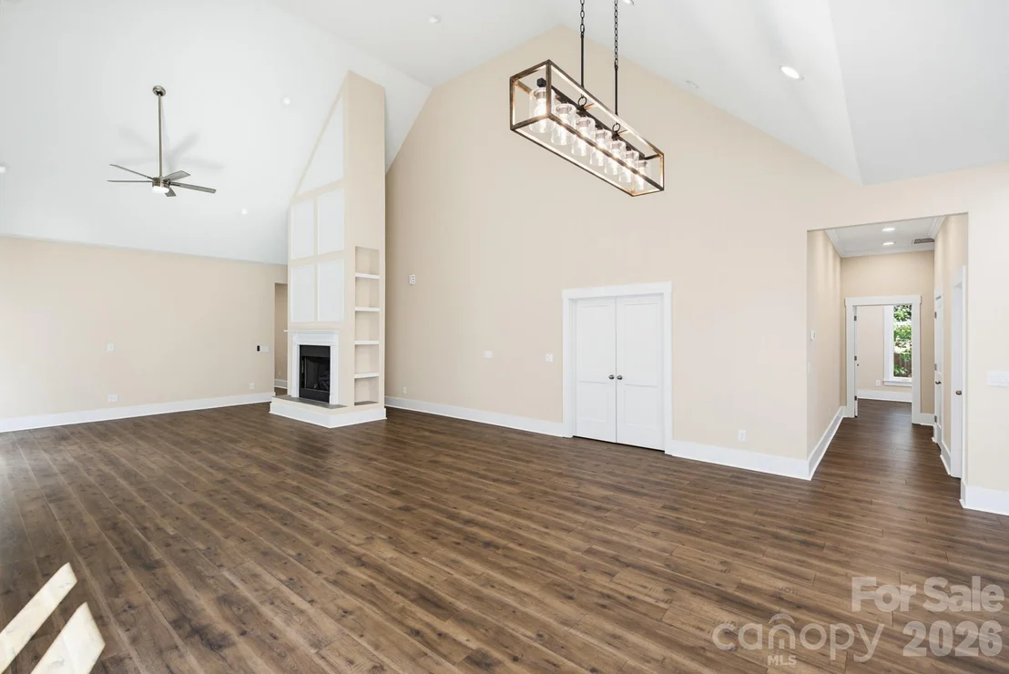 Photo of 2507 Forest Lawn Drive