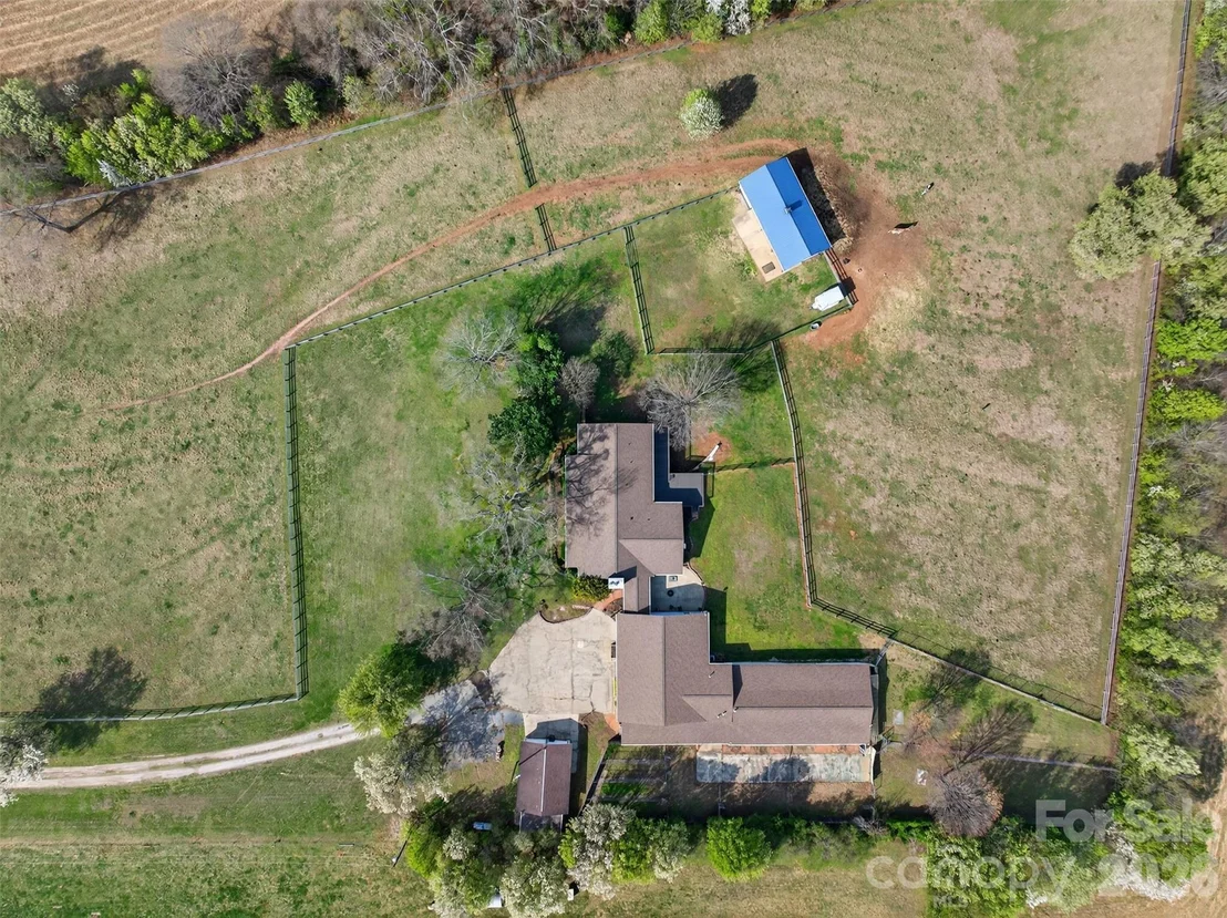 Photo of 341 Ridings Road